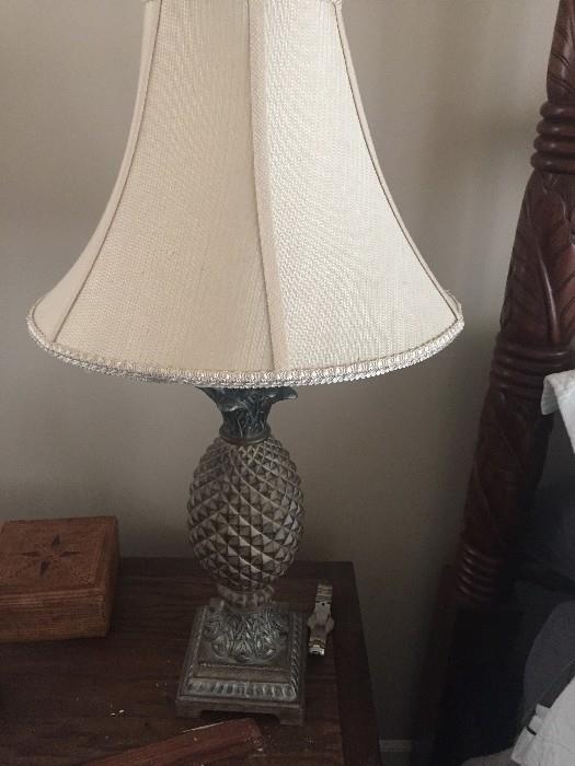 PINEAPPLE LAMP