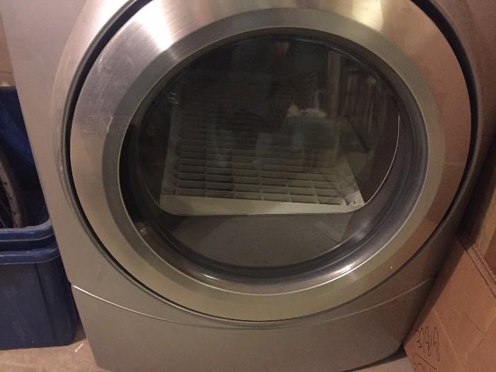 WHIRLPOOL DUET WASHER AND ELECTRIC DRYER GREAT CONDITION COMES WITH PEDESTALS