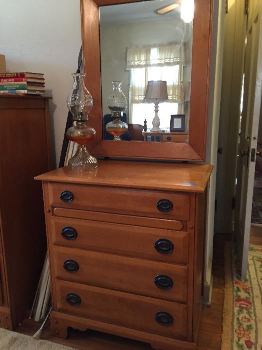 Maple wood dresser/mirror