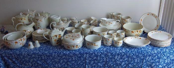 over 100 pieces of vintage Hall Autumn Leaf porcelain