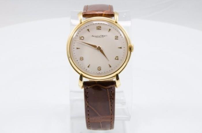 Brand: IWC
Model: 1200982
Serial: 1184812

18KT yellow gold case, leather strap, silver dial

Reference Number: 2237
Size: 38mm
Antique White
Has original crown
CONDITION:
This exceptional item has been fully serviced and is waranteed for 3 months following purchase.

Free shipping within the USA, International shipping (additional charges will apply)
Item ships from New York