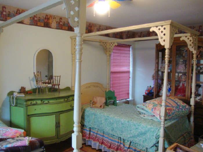 Matching twin Canopy Beds