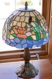 Tiffany reproduction lamp