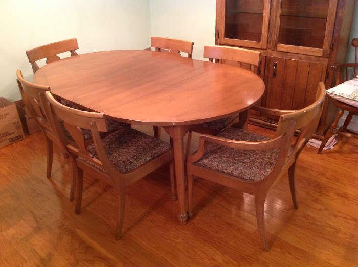 Mid Century Solid Wood Dining Table / 6 Chairs (including 2 captain's chairs) $ 400.00