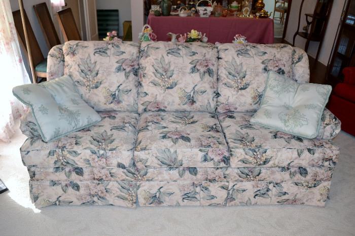 Neutral Floral Sofa in excellent condition