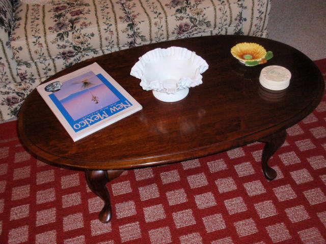 Mahogany coffee table w/ Queen Anne Legs