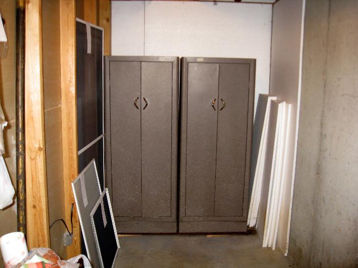 2 metal cabinets in mint condition!