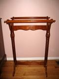 Very nice wood quilt rack