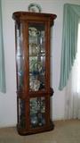 LIGHTED CURIO CABINET, ANTIQUE VASES, COFFEES, PLATES