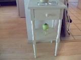 LOVELY ANTIQUE COUNTRY KITCHEN STYLE TELEPHONE TABLE
