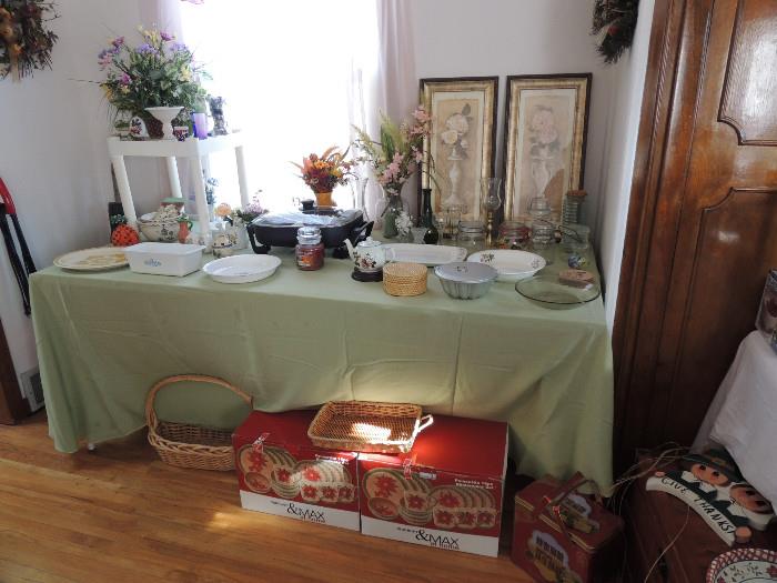 Misc Dishes, Floral Print, Vases, Floral Arrangements, Baskets
