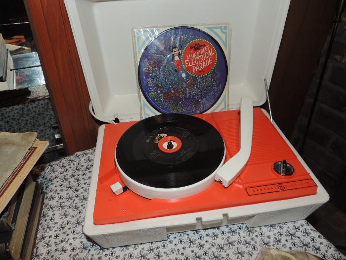 Vintage General Electric Record Player (works!)