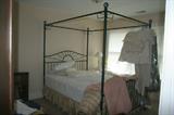 Queen size poster bed