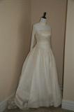 Vera Wang wedding dress Size six ELEGANT CLASSY