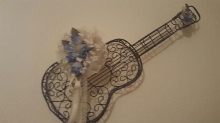 Wire Guitar Wall Hanging