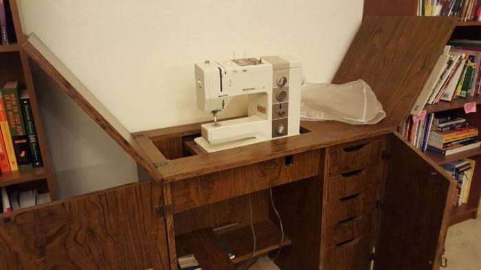 Bernina Sewing Machine 930 Electronic with Cabinet