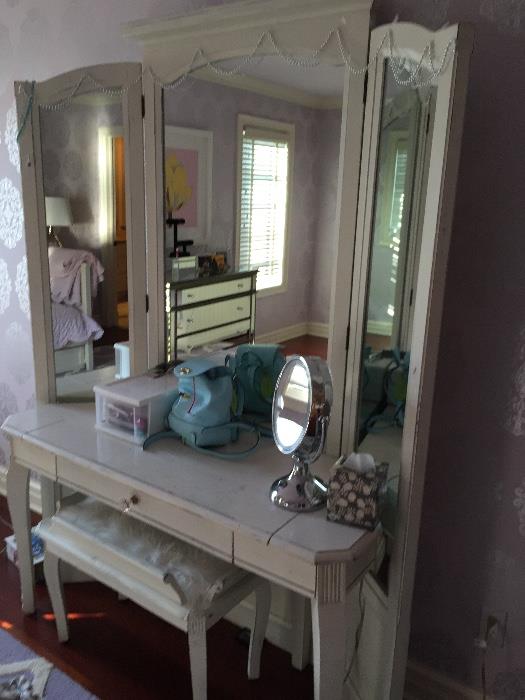 Vanity Dressing Table with 3-way mirror and bench