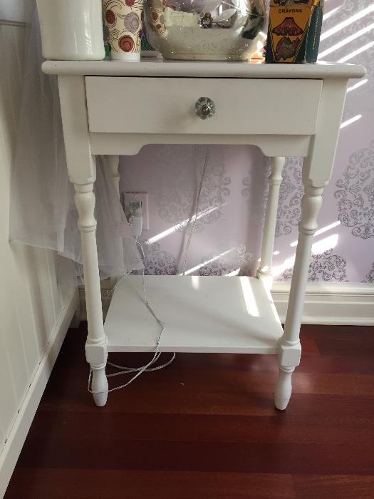 White nightstand with one drawer - set of 2 - matching