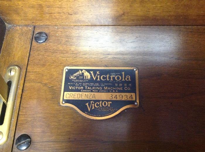 Antique Victor Victrola - Detail