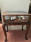 Vintage Queen Ann display table