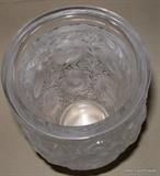 inside the Lalique Bagatelle vase