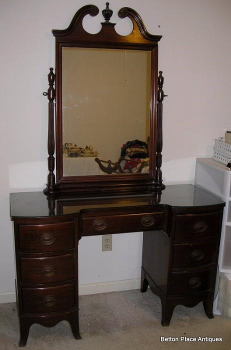 Duncan Phyfe Style 1940 era Dresser with Mirror