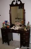 Dresser/mirror