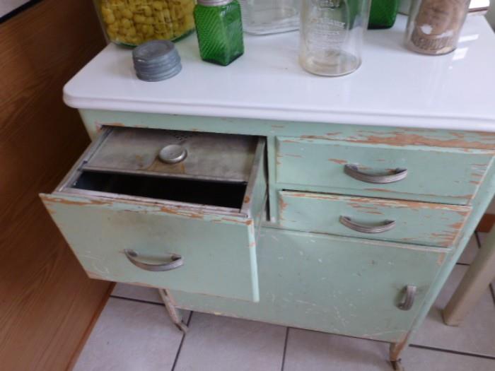 WYANDOTTE ESTATE SALES BY ATTIC ESTATE SALES LLC starts on 2/19/2016