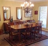 Broyhill Dining Table & Chairs