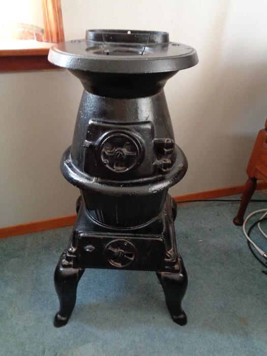 Mars Cannon Pot Belly Stove