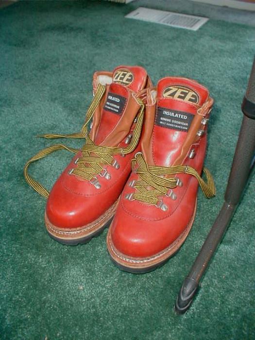 vintage Zee hiking boots - never worn