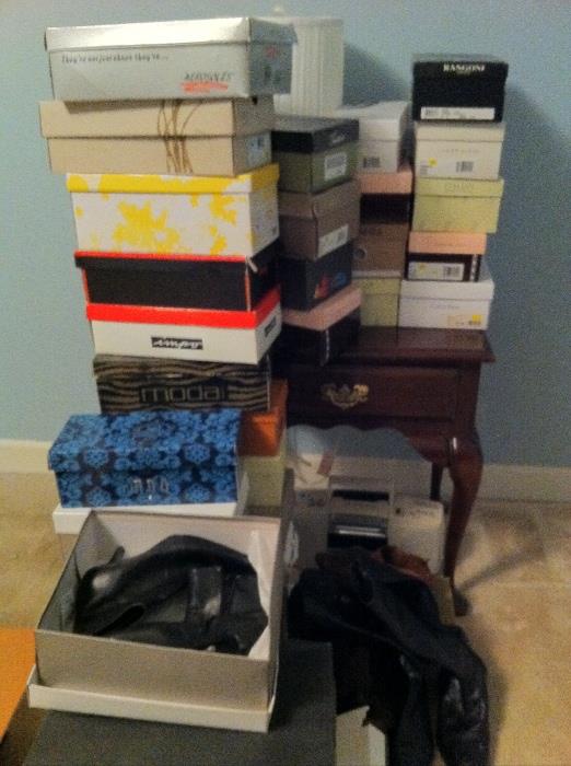 Lots of gently worn women's shoes, size 8.5.