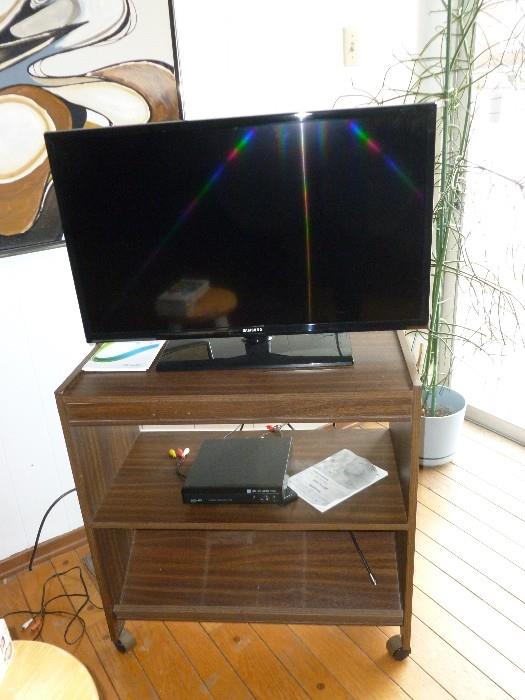 32" Samsung from 2013