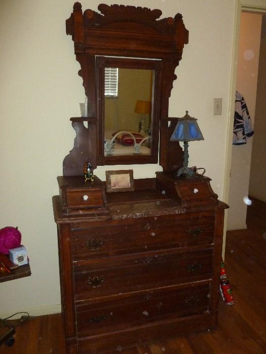Beautiful antique dresser w/marble-top & mirror