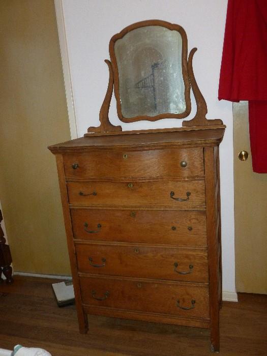Nice Antique Oak Chest of Drawers w/Mirror