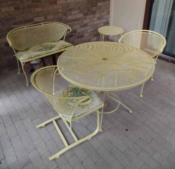 Heavy Metal Patio Furniture Set             http://www.ctonlineauctions.com/detail.asp?id=363971