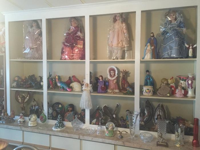 So many dolls- 