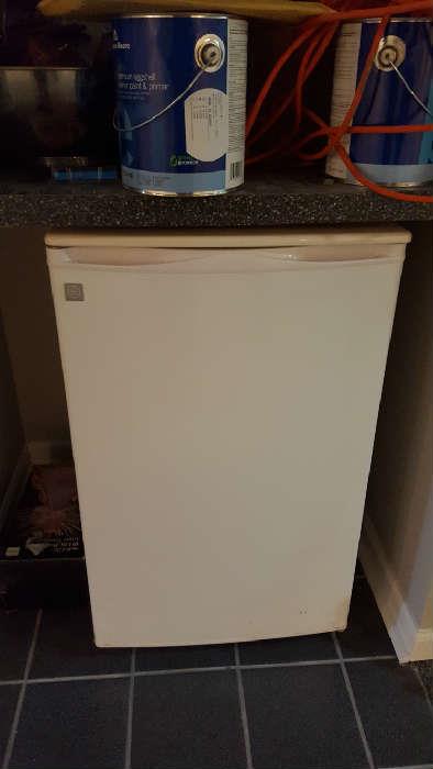 Small white fridge  $20