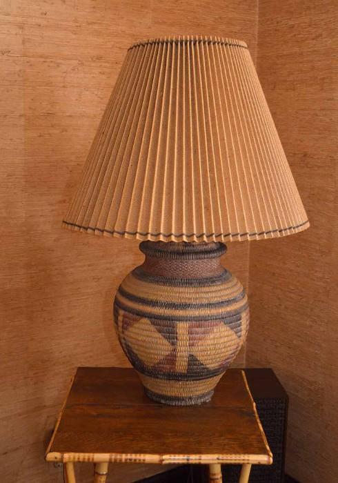 Ceramic/Pottery Table Lamp