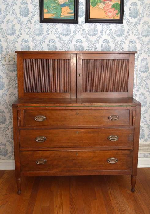 Antique Hepplewhite Chest of Drawers (with Stepback Cabinet Top), 1790's