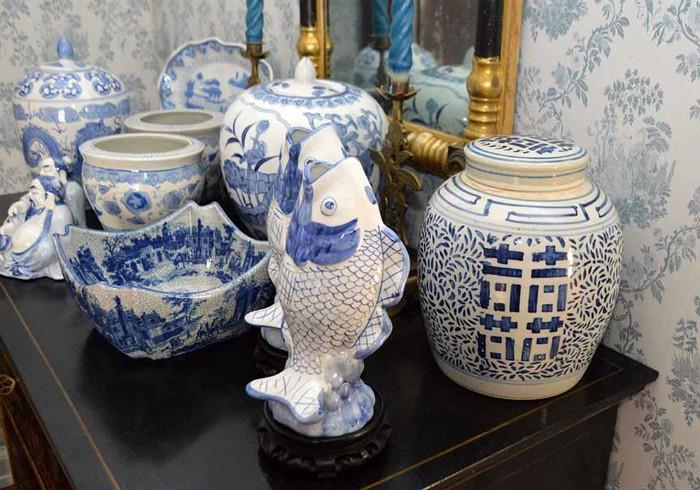 Blue / White Chinese & Japanese Porcelain