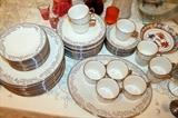 Franciscan China "Overture" 53 pieces service for 10