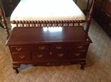Lane Queen Anne cedar chest, beautiful!