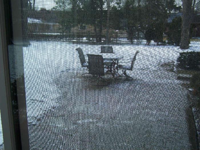 OUTDOOR TABLE & CHAIRS ( DOES HAVE UMBRELLA)