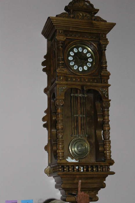 Gazzo Clock stikes every 15 min. Pillers carved ending with Angel Cornis'
With brass.