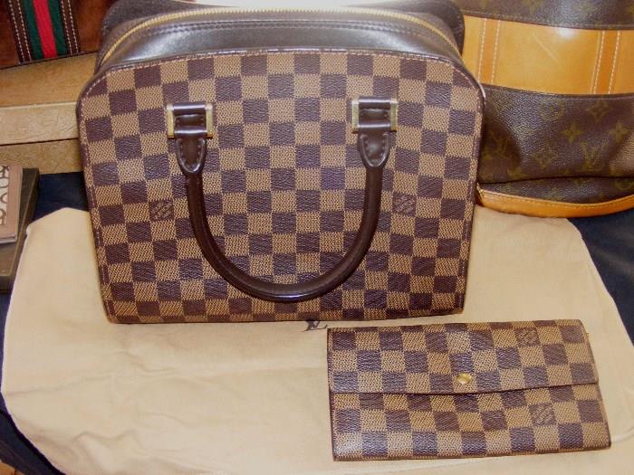 Louis Vuitton Checker Board Purse with original dust cover.  Louis Vuitton Check Board Wallet 