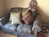 love seat see images for matching sofa in excellent condition