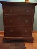 Basic 3-drawer mahogany chest - nice size though!