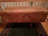 Beautiful antique heart pine drop-leaf/gate-leg table.