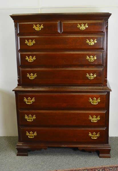 Eight-drawer chest of drawers